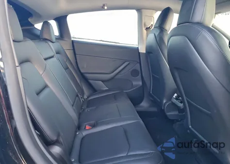 2022 Tesla Model Y z USA, uszkodzony, nr VIN 7SAYGDEE4NF440177